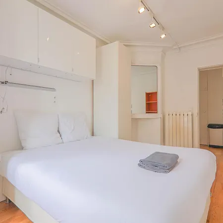 Apartment 1br - 4p - Tour Eiffel With Netflix